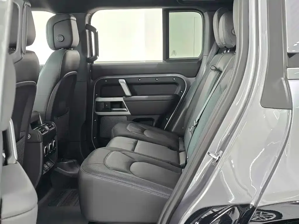Land Rover Defender 2023 из CN, фото 9