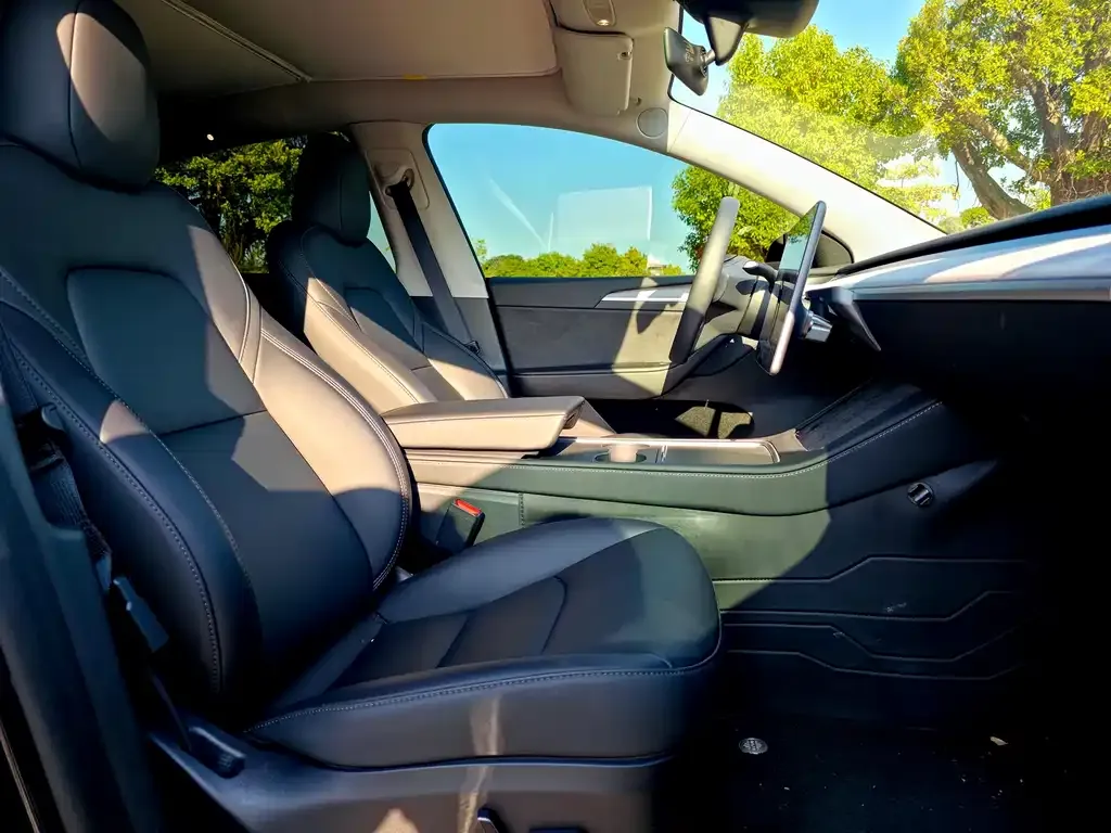 Tesla Model Y 2024 из CN, фото 8