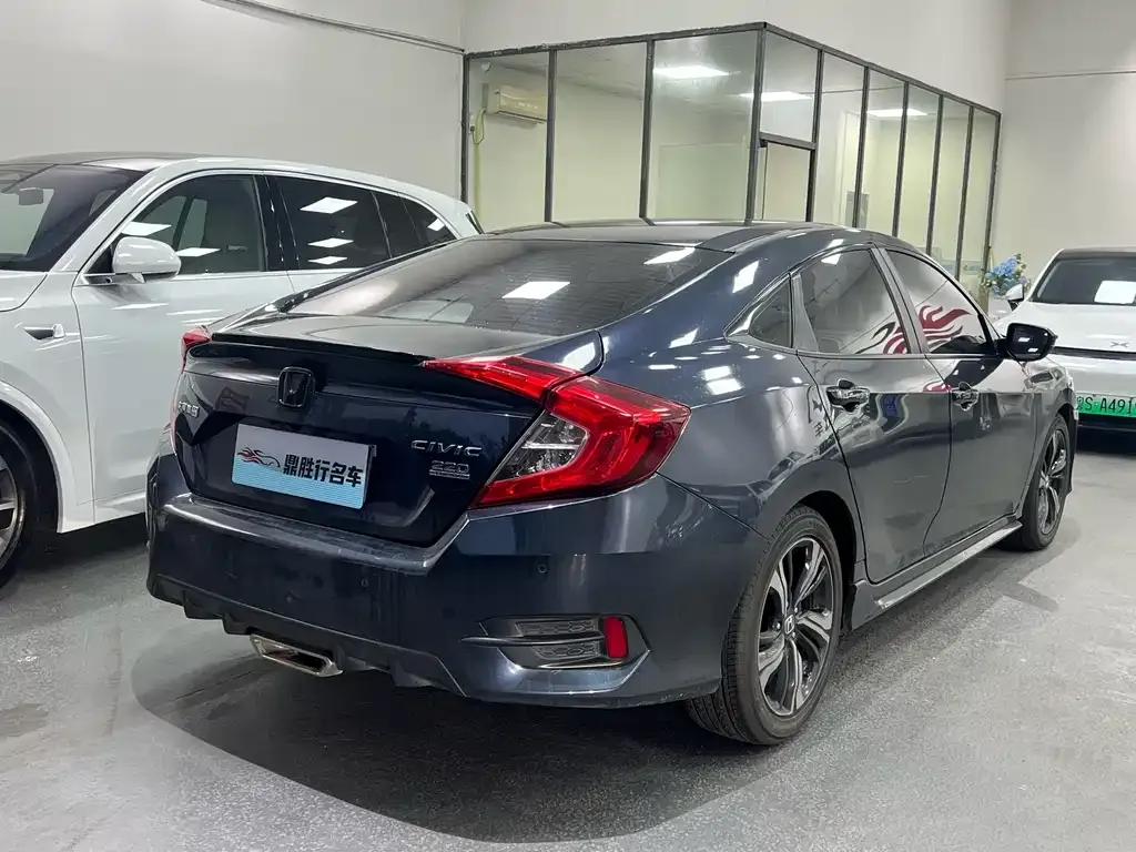 Honda Civic — фото 6