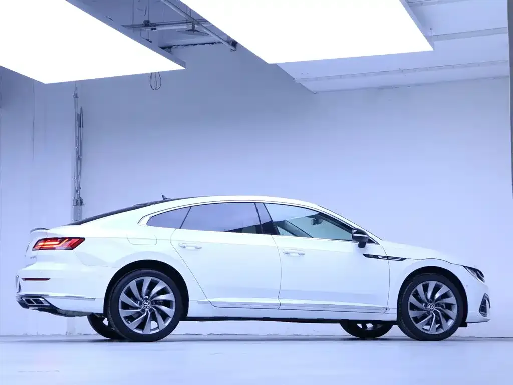 Volkswagen CC 2023 из CN, фото 4