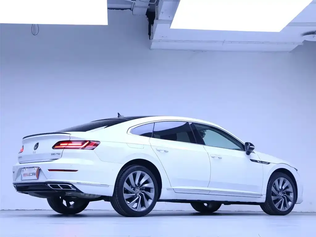Volkswagen CC 2023 из CN, фото 5