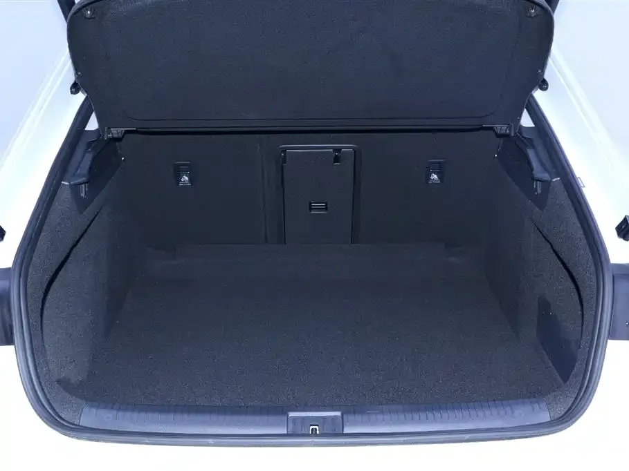 Volkswagen CC 2023 из CN, фото 6