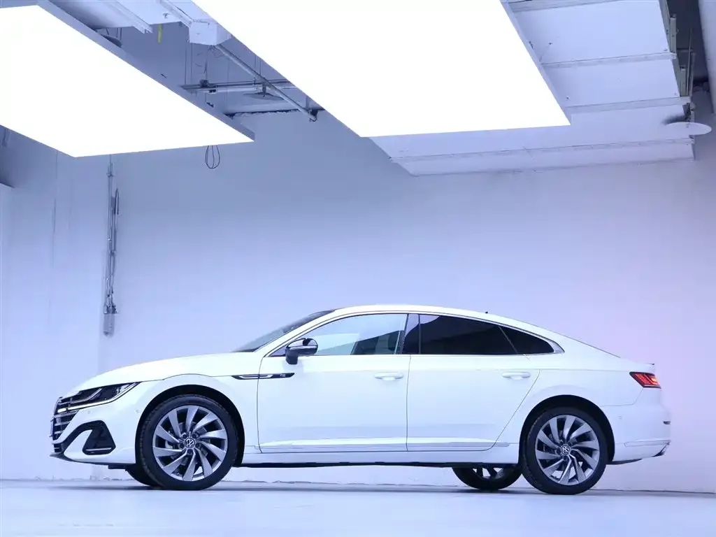 Volkswagen CC 2023 из CN, фото 7