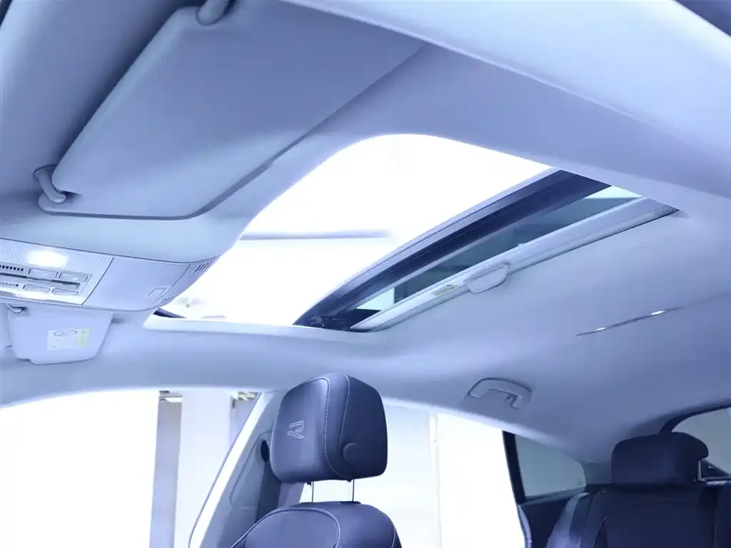 Volkswagen CC 2023 из CN, фото 9