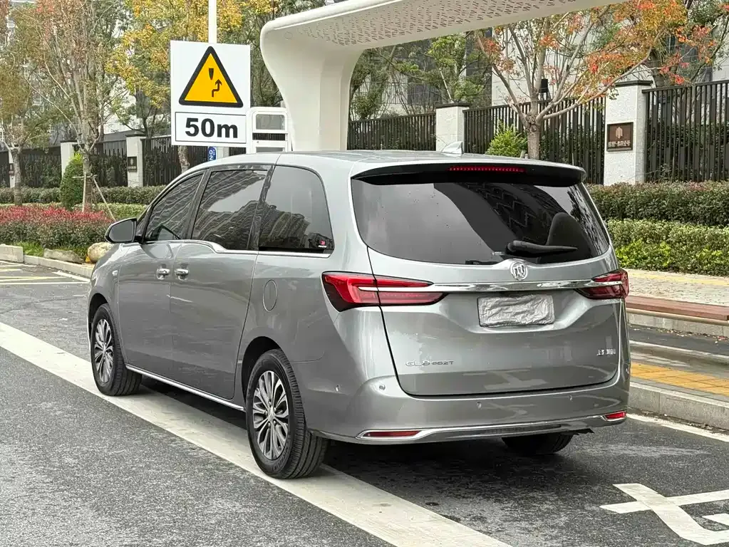 Buick GL8 2022 из CN, фото 10