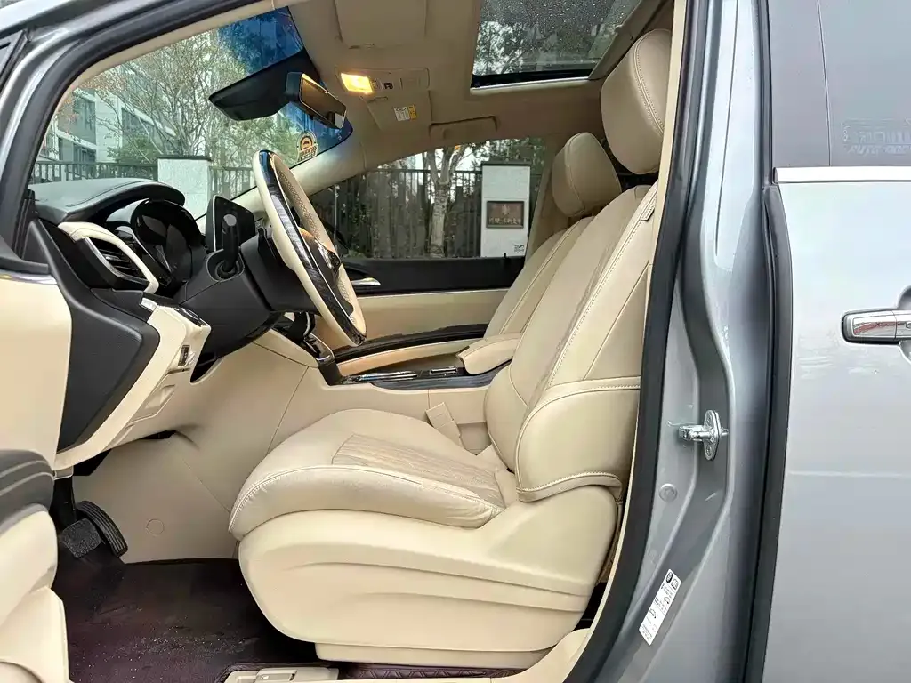 Buick GL8 2022 из CN, фото 4