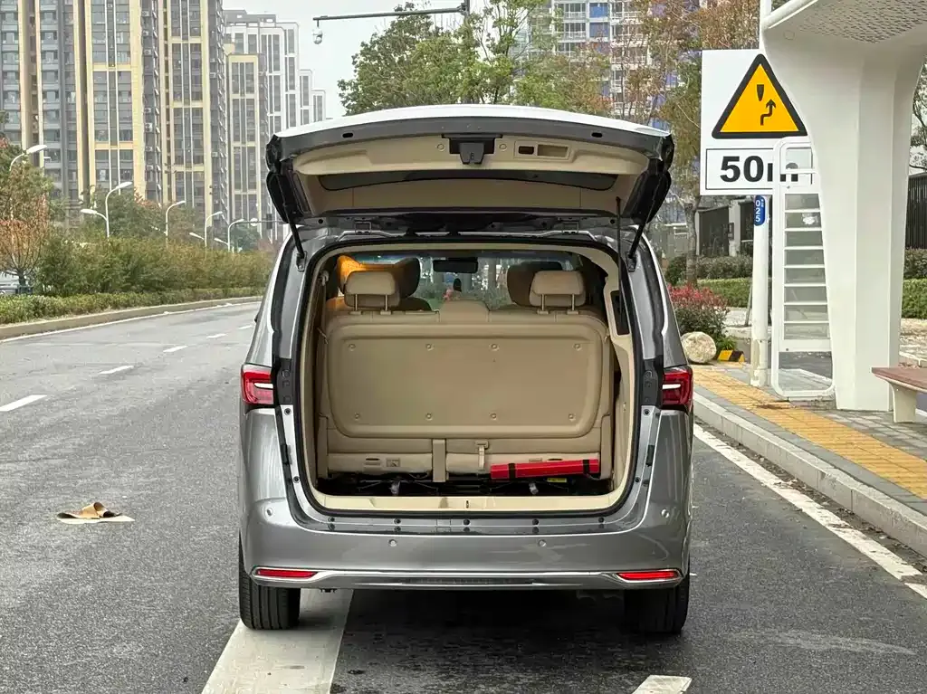 Buick GL8 2022 из CN, фото 8