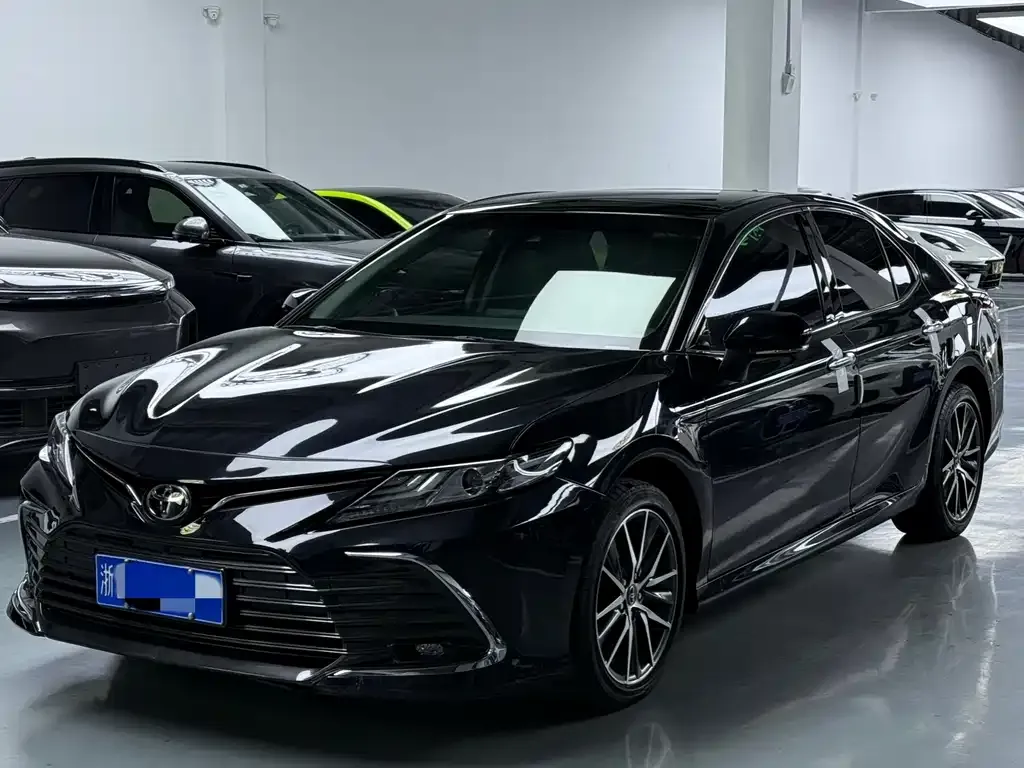Toyota Camry 2022 из CN, фото 2