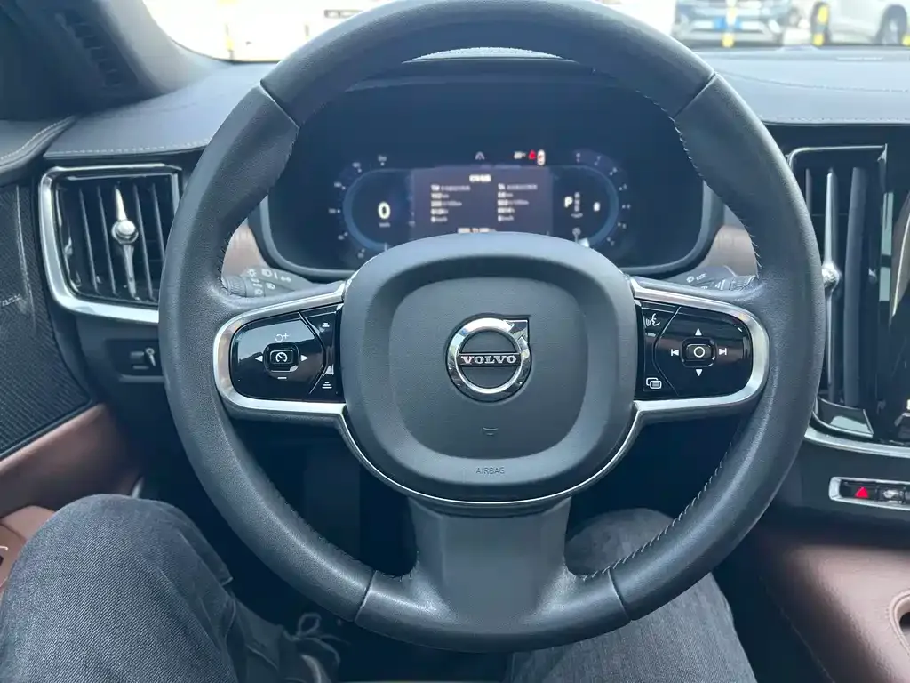 Volvo S90 — фото 4