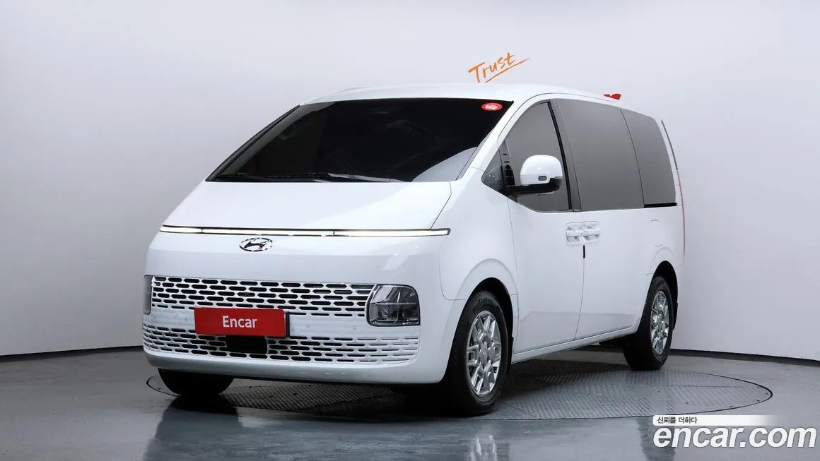 Hyundai Staria — фото 1