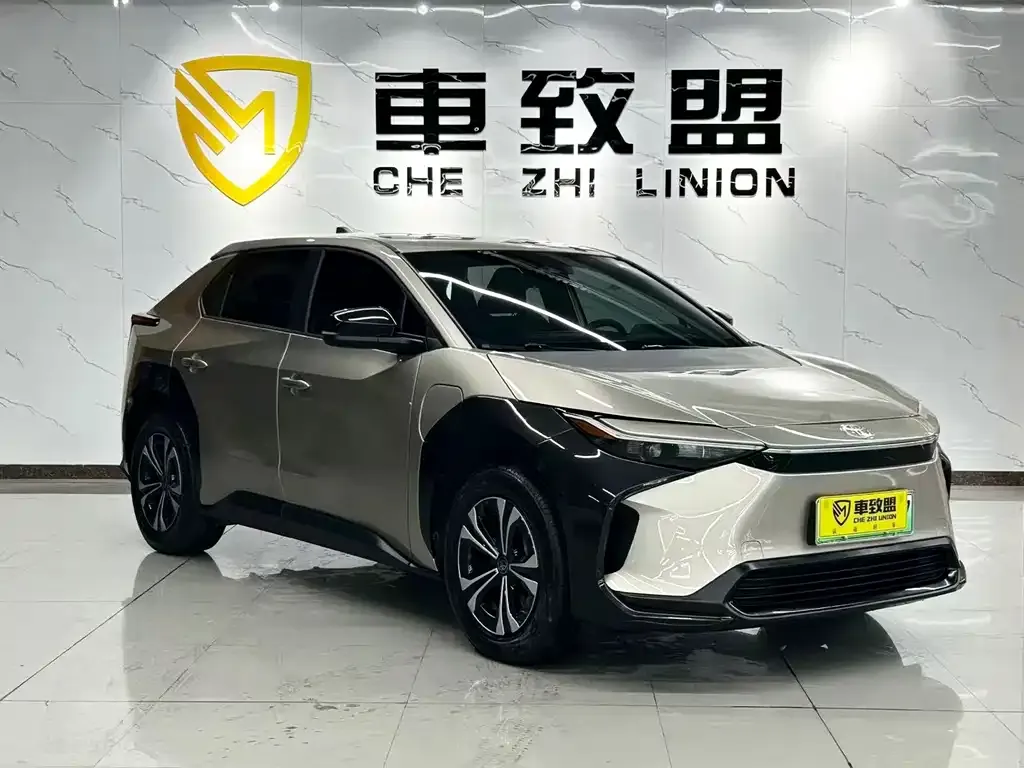 Toyota bZ4X 2022 из CN, фото 3