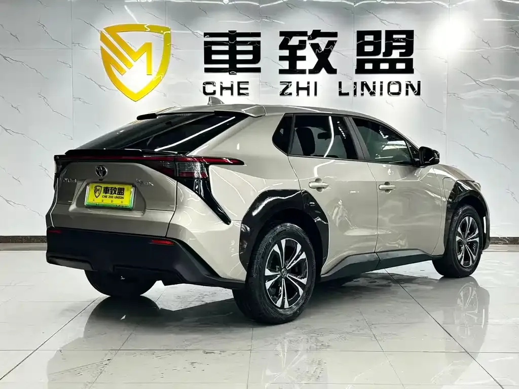 Toyota bZ4X 2022 из CN, фото 4