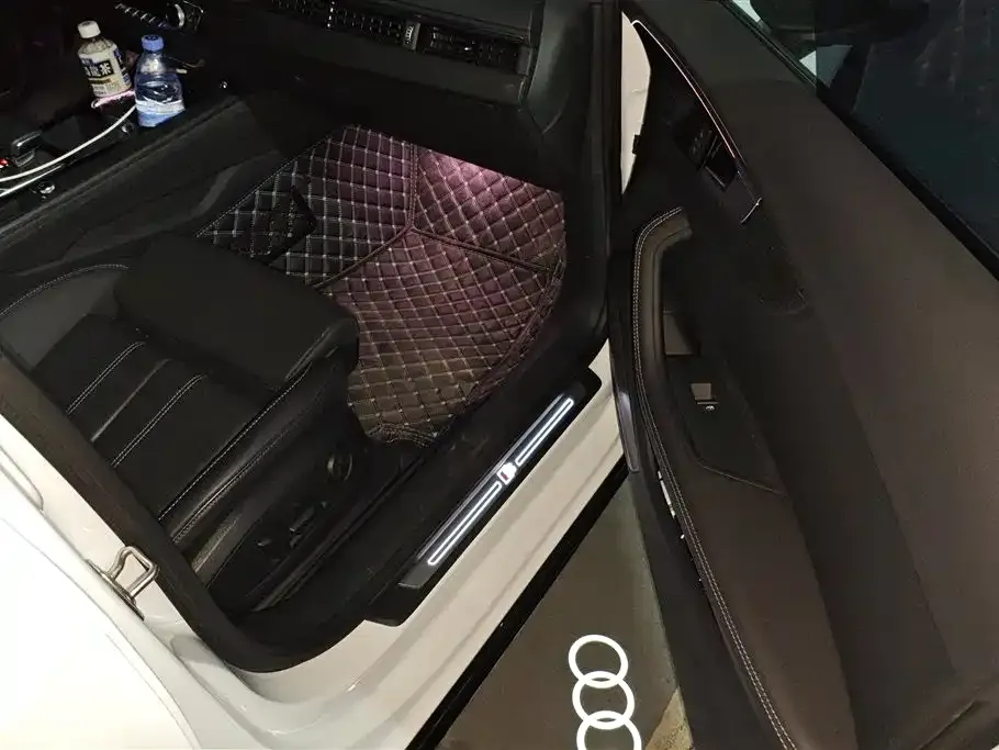 Audi A4L 2023 из CN, фото 8