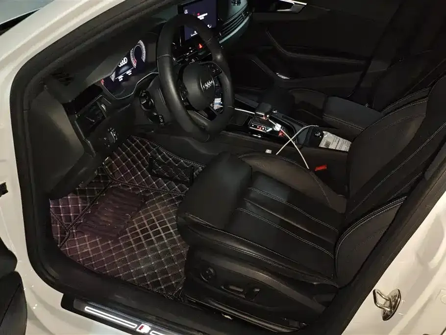Audi A4L 2023 из CN, фото 9