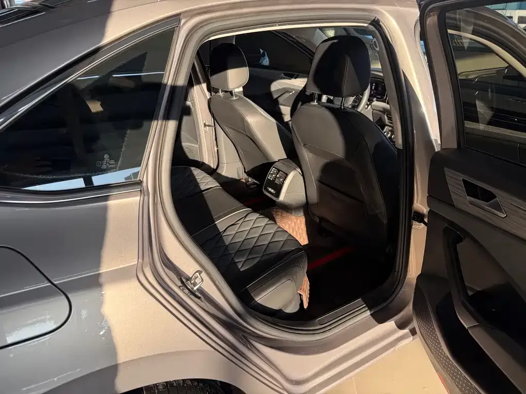 Volkswagen Sagitar 2023 из CN, фото 8