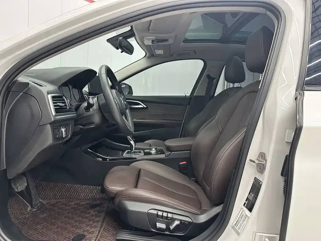 BMW 1 Series 2021 из CN, фото 4