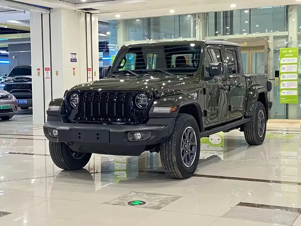 Jeep Gladiator 2023 из CN, фото 1
