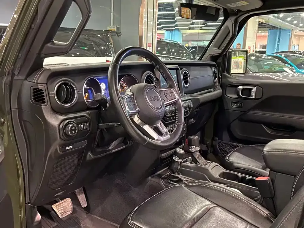 Jeep Gladiator 2023 из CN, фото 10