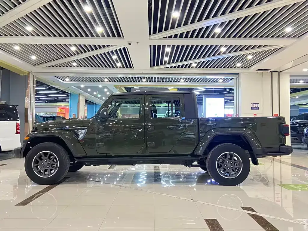 Jeep Gladiator 2023 из CN, фото 3
