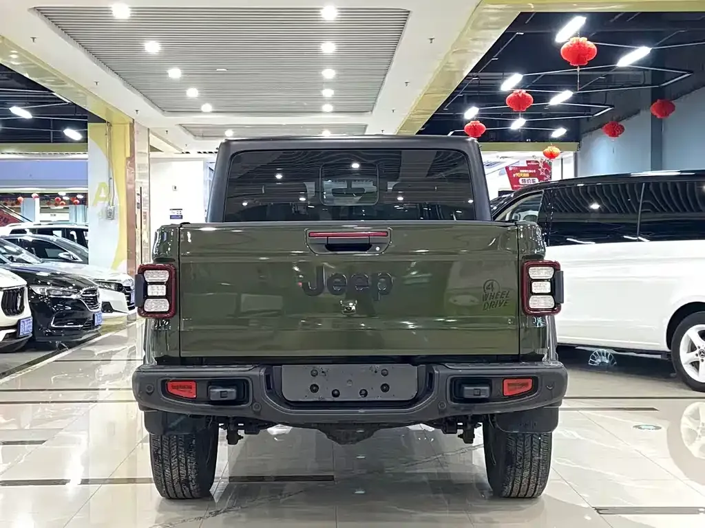 Jeep Gladiator 2023 из CN, фото 8