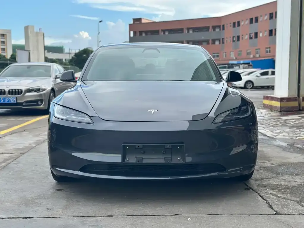 Tesla Model 3 2024 из CN, фото 2