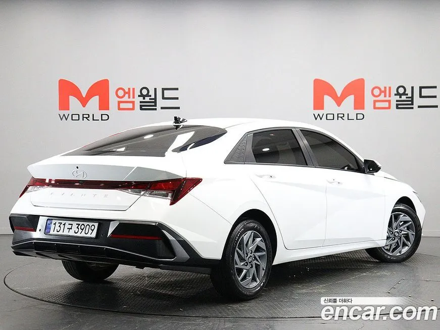 Hyundai AVANTE — фото 3