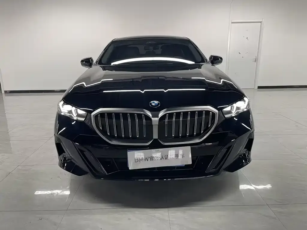 BMW 5 Series — фото 2