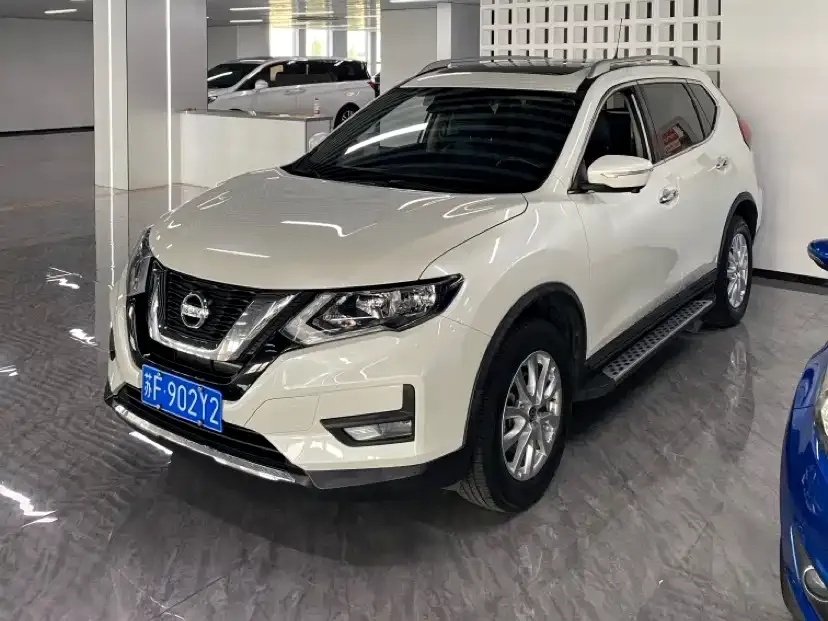 Nissan X-Trail — фото 1