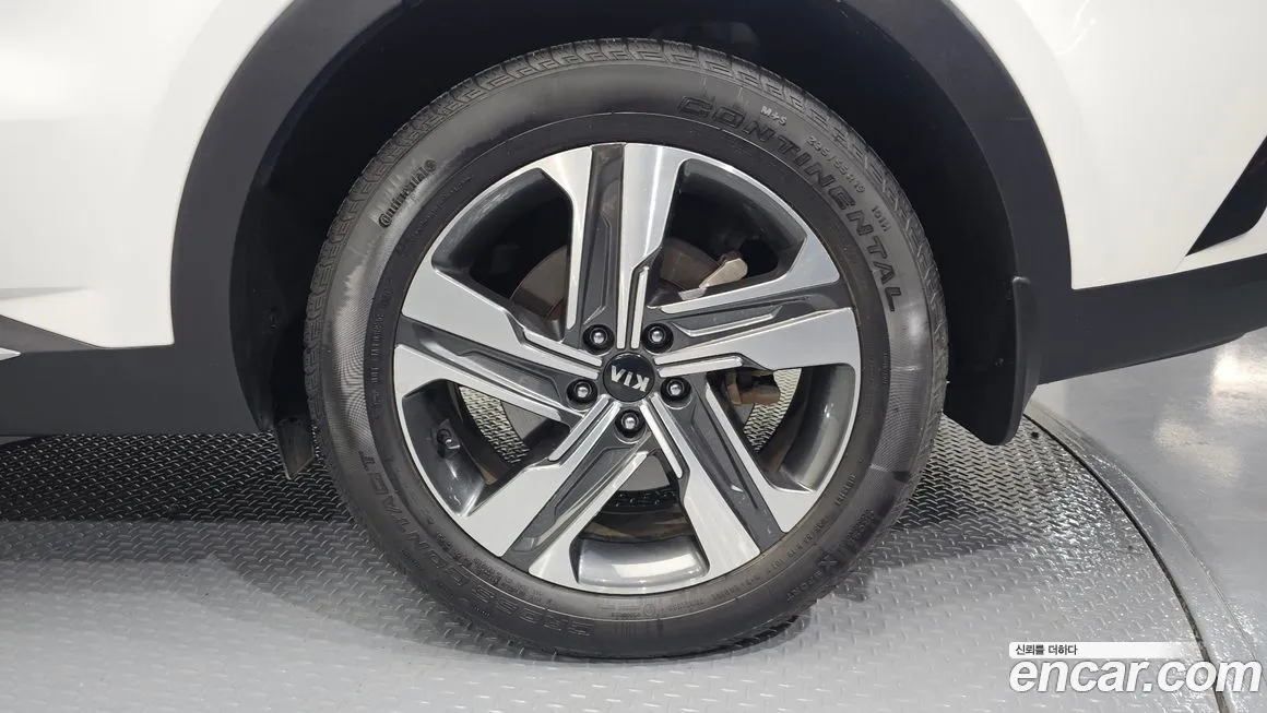Kia Sorento — фото 5