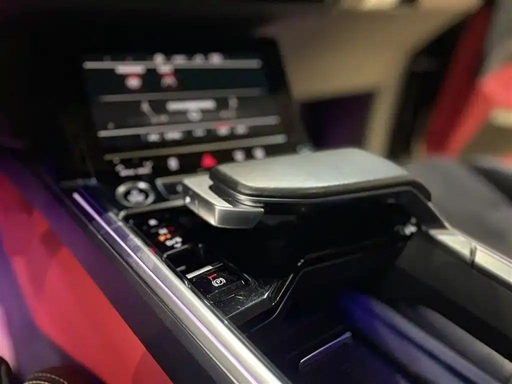 Audi e-tron 2023 из CN, фото 6