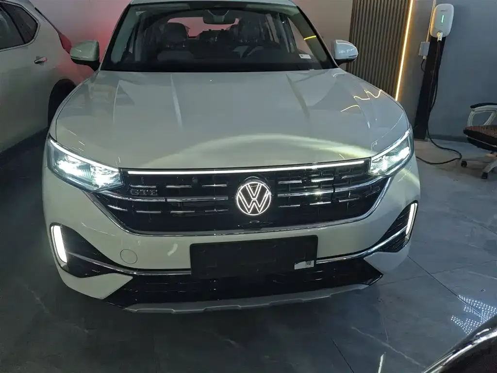 Volkswagen GTE PHEV 2024 из CN, фото 3