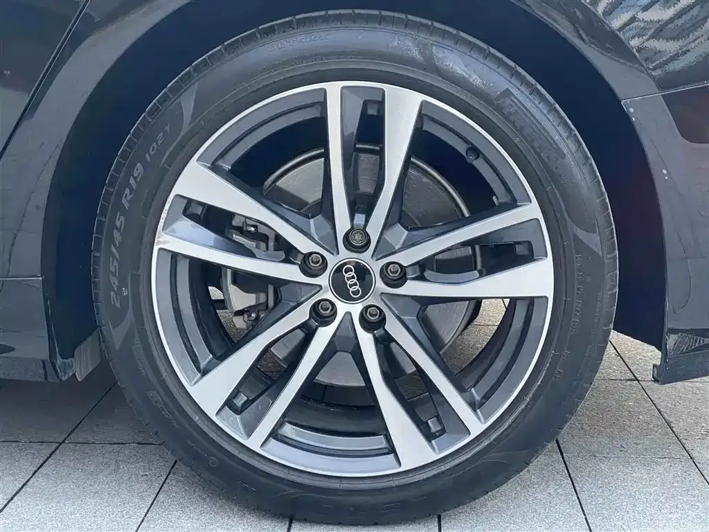 Audi A6L 2023 из CN, фото 8
