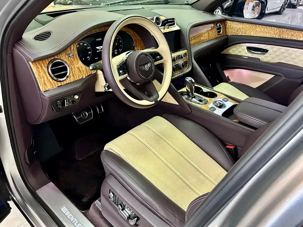 Bentley Bentayga 2021 из CN, фото 5