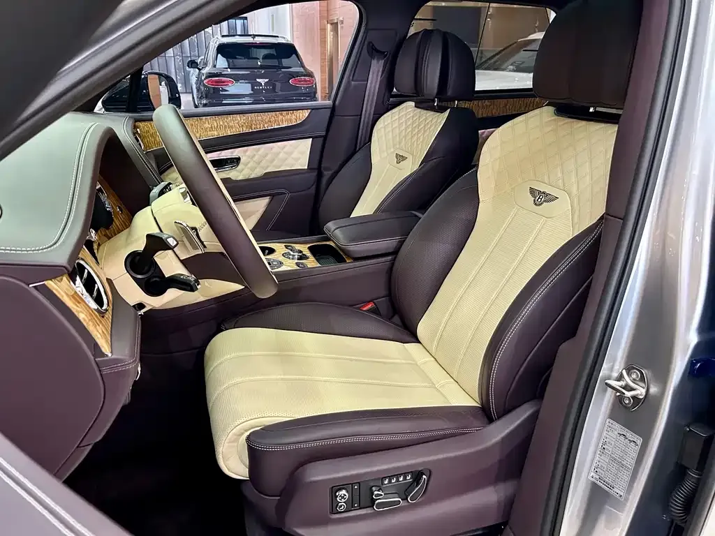 Bentley Bentayga 2021 из CN, фото 6