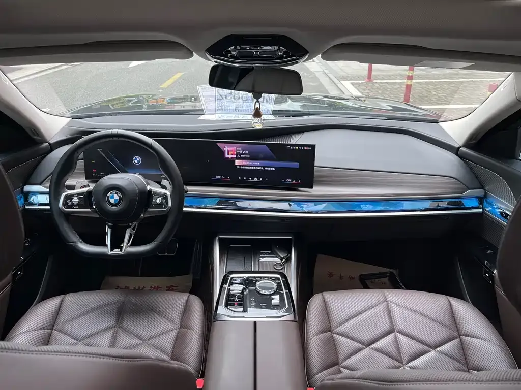 BMW 7 Series 2023 из CN, фото 4