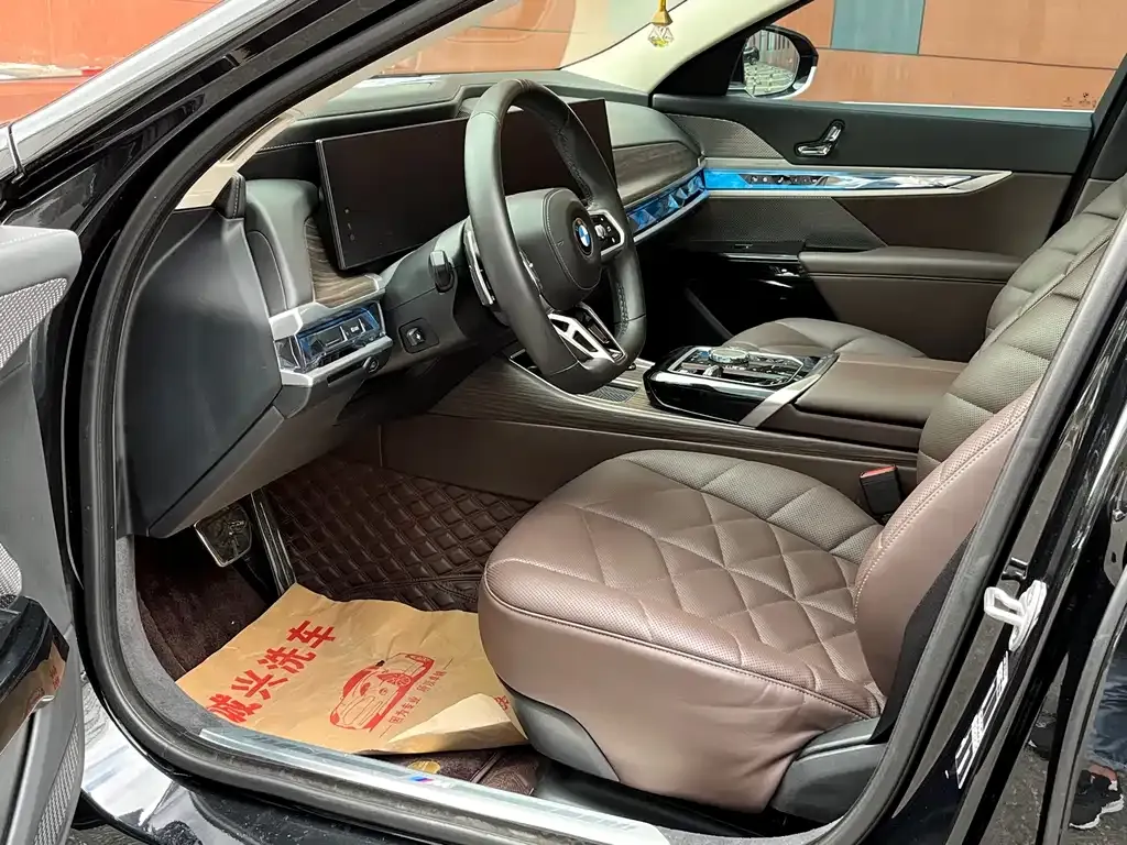BMW 7 Series 2023 из CN, фото 5