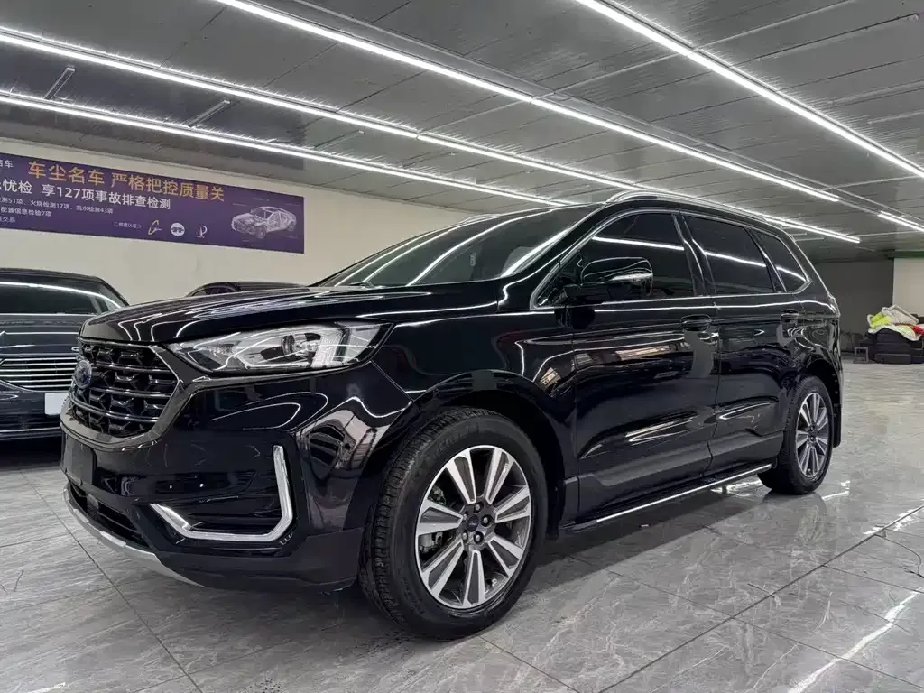 Ford Edge — фото 1