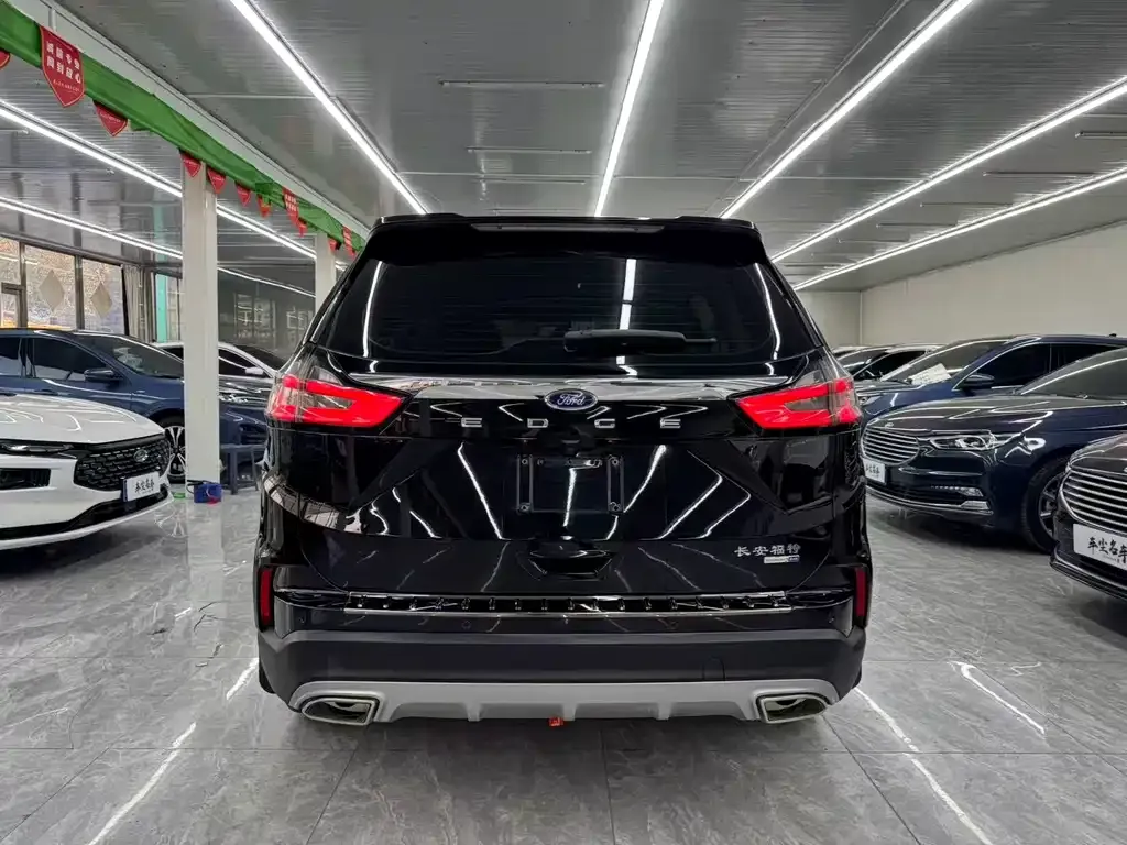 Ford Edge — фото 8
