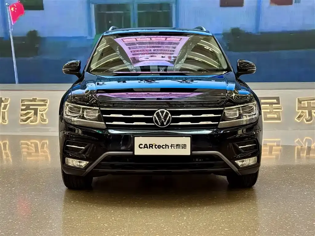 Volkswagen Tiguan L — фото 2