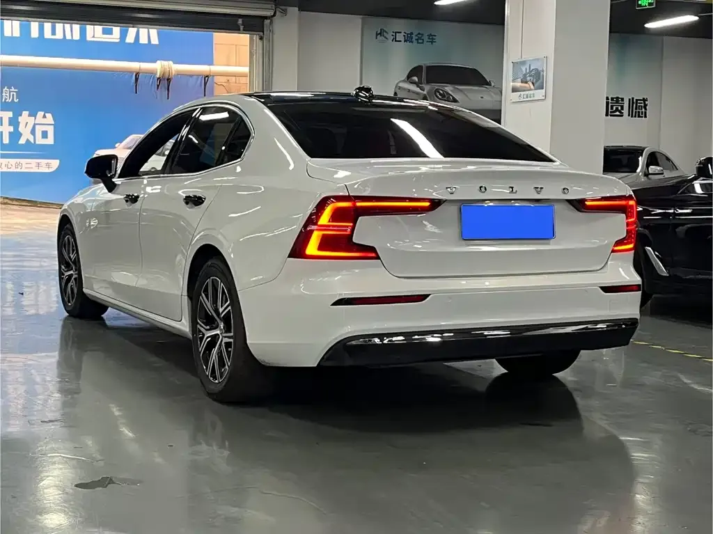Volvo S60 2023 из CN, фото 7