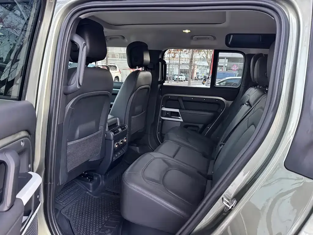 Land Rover Defender 2023 из CN, фото 7
