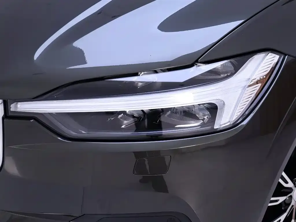 Volvo XC60 — фото 4
