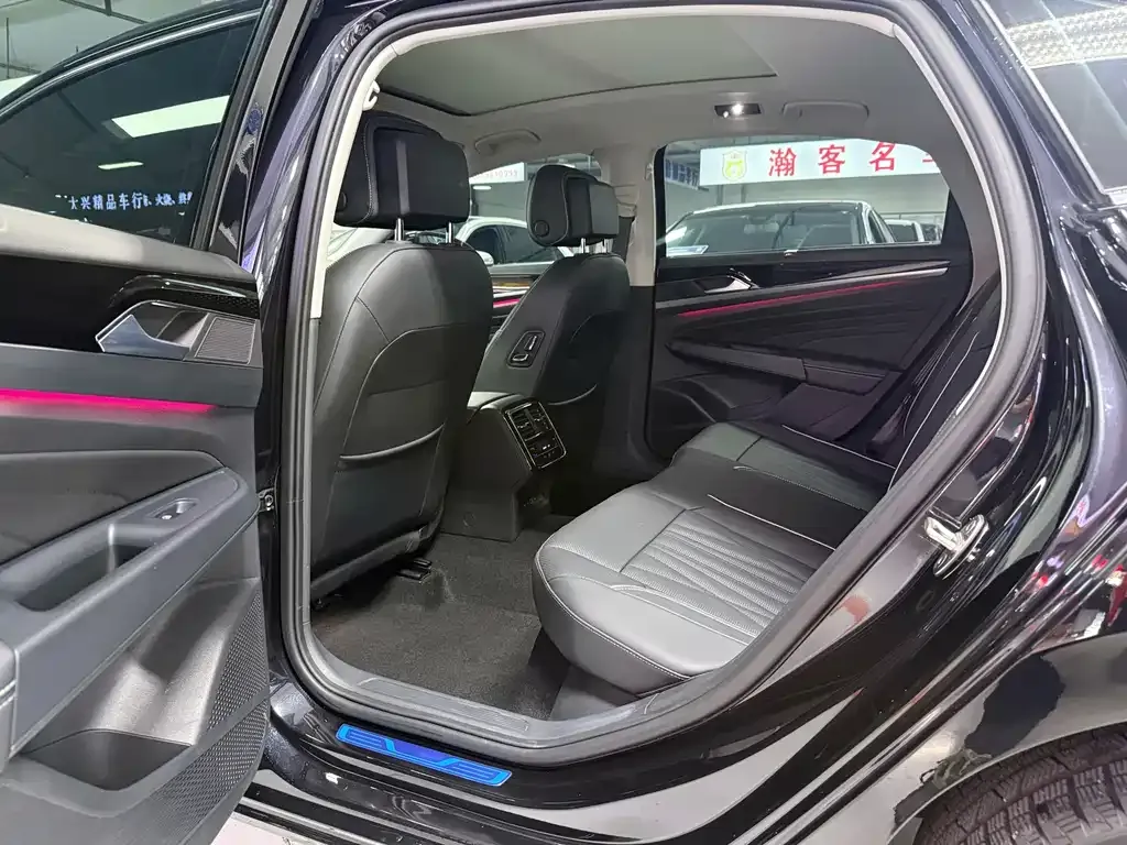 Volkswagen Passat 2022 из CN, фото 9