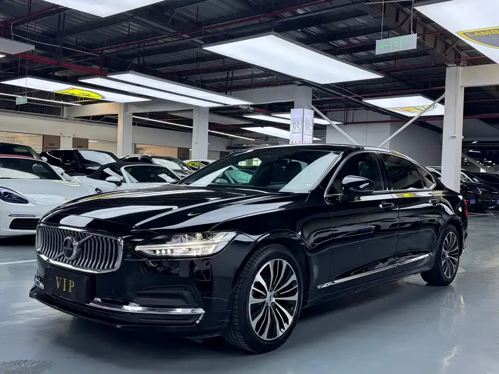 Volvo S90 — фото 1
