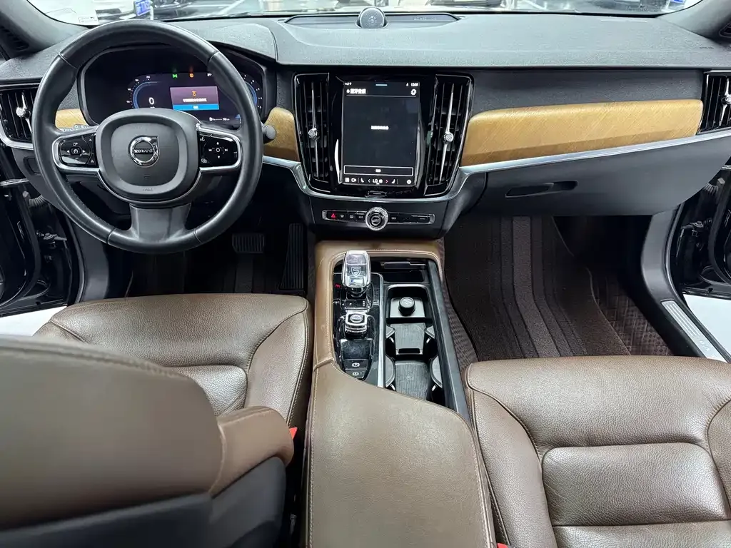 Volvo S90 — фото 10