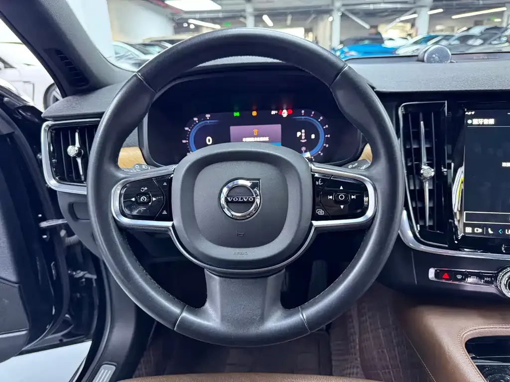 Volvo S90 — фото 7