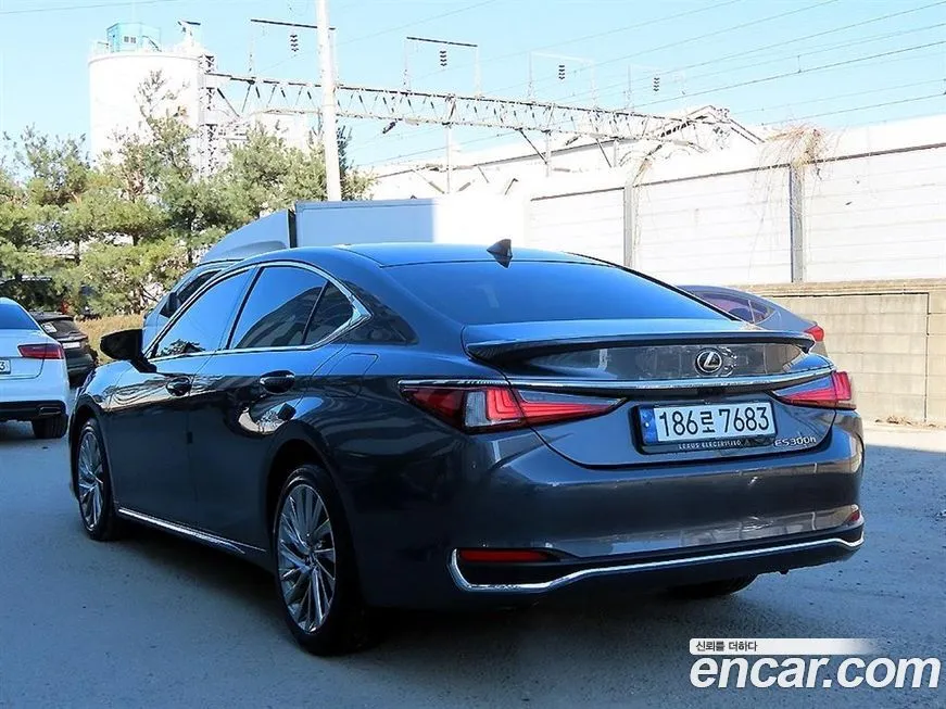 Lexus ES 2025 из KR, фото 3
