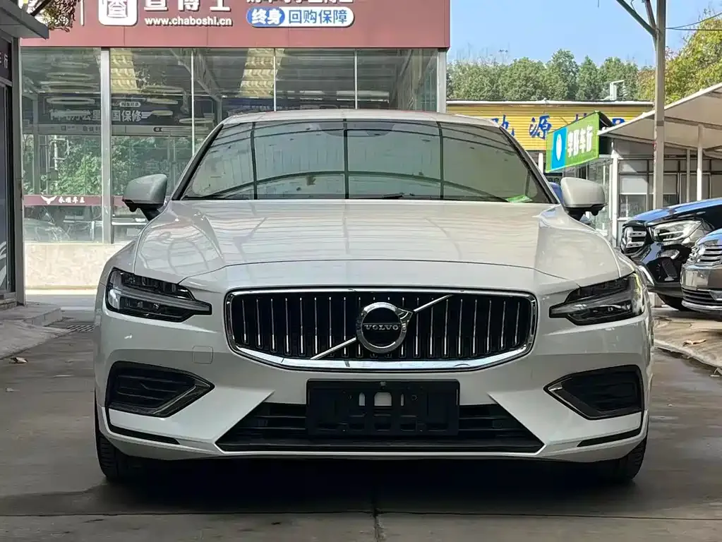 Volvo S60 — фото 2
