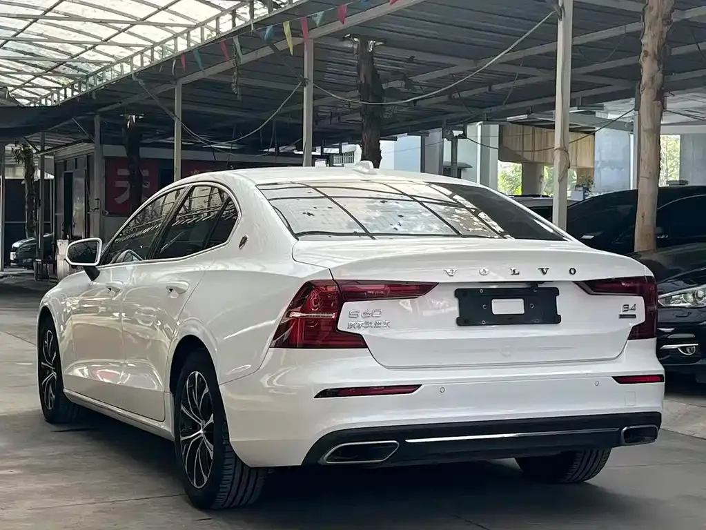 Volvo S60 — фото 4