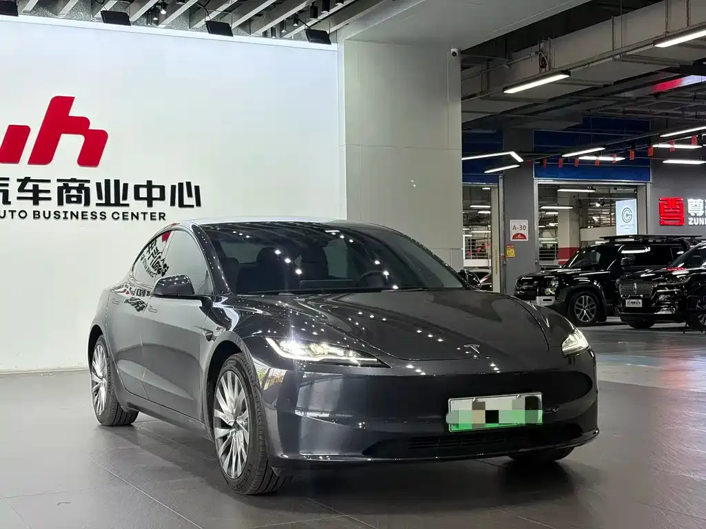 Tesla Model 3 — фото 3